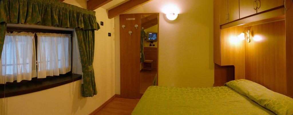 Hotel Denny Pinzolo Cameră foto
